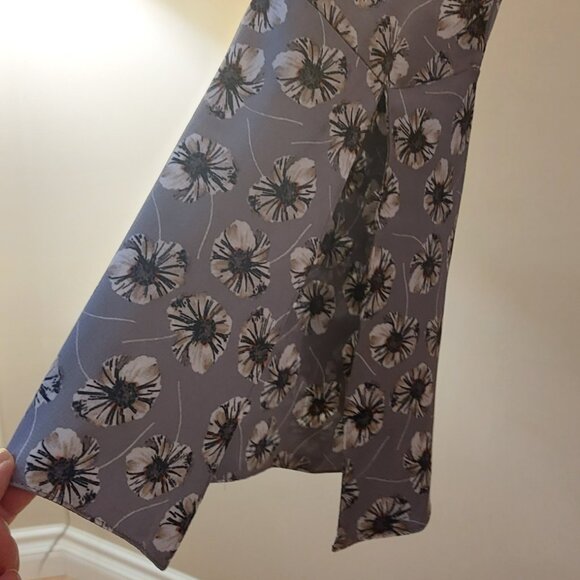 Banana Republic Silver Grey Floral Print Blouse Sz Small - Picture 6 of 8